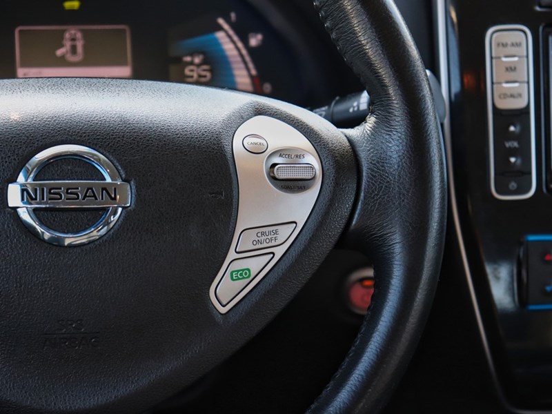 2015 Nissan LEAF SV | Push Button Start | Fast Charging | Bluetooth