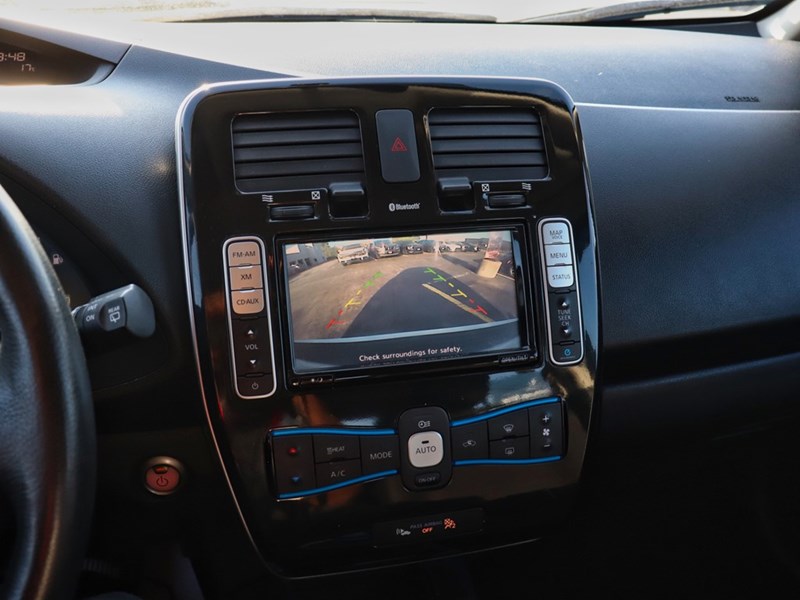 2015 Nissan LEAF SV | Push Button Start | Fast Charging | Bluetooth