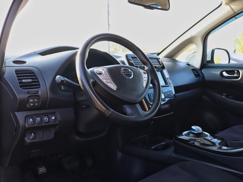 2015 Nissan LEAF SV | Push Button Start | Fast Charging | Bluetooth