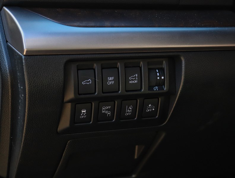 2015 Subaru Outback Limited 2.4/Harman Kardan/Leather/Sunroof