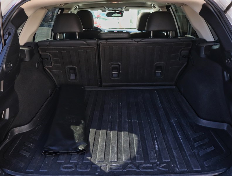 2015 Subaru Outback Limited 2.4/Harman Kardan/Leather/Sunroof
