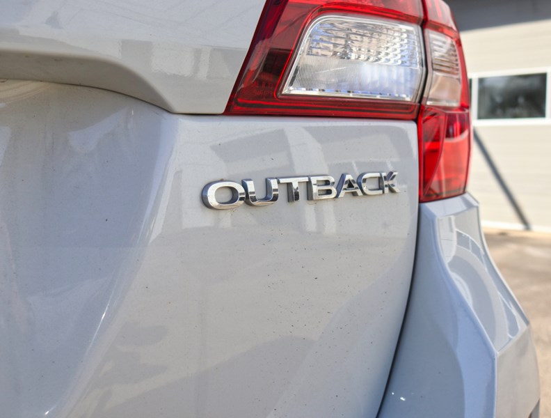 2015 Subaru Outback Limited 2.4/Harman Kardan/Leather/Sunroof