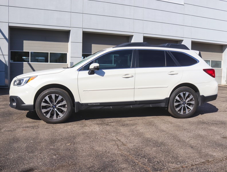 2015 Subaru Outback Limited 2.4/Harman Kardan/Leather/Sunroof