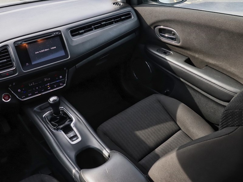 2016 Honda HR-V EX | Unique Manual | Sunroof | Blind Spot Warning