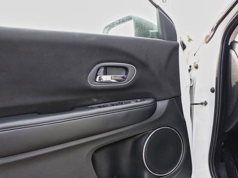 2016 Honda HR-V EX | Unique Manual | Sunroof | Blind Spot Warning