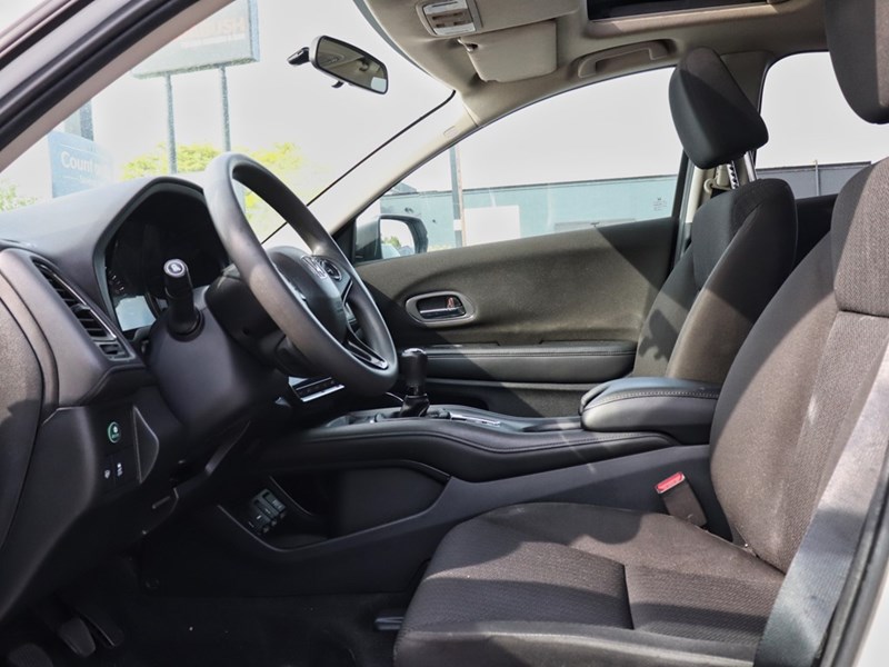 2016 Honda HR-V EX | Unique Manual | Sunroof | Blind Spot Warning