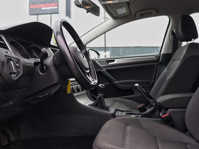 2016 Volkswagen Golf Sportwagon Trendline | Heated Seats | Backup Cam | Wagon
