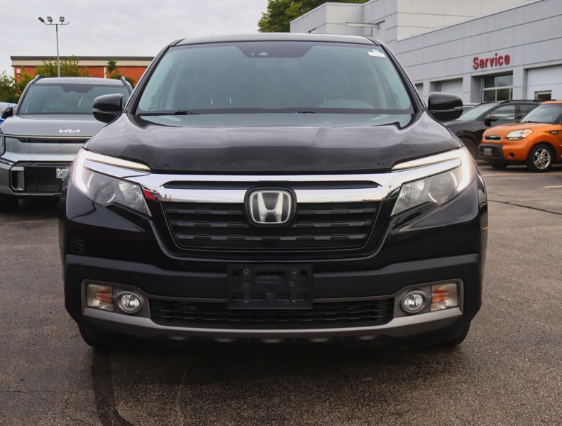 2017 Honda Ridgeline Touring/Leer Cap/No Accidents/New Brakes