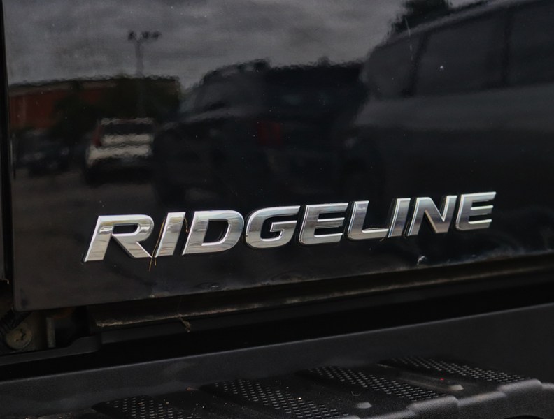 2017 Honda Ridgeline Touring/Leer Cap/No Accidents/New Brakes