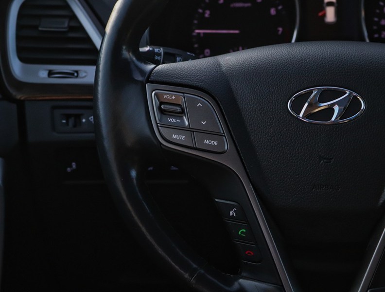 2017 Hyundai Santa Fe Xl 2017 Hyundai Santa Fe XL V6 | One Owner | Clean Ti