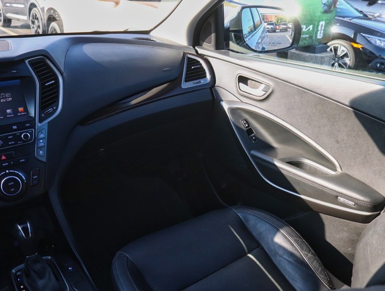 2017 Hyundai Santa Fe Xl 2017 Hyundai Santa Fe XL V6 | One Owner | Clean Ti