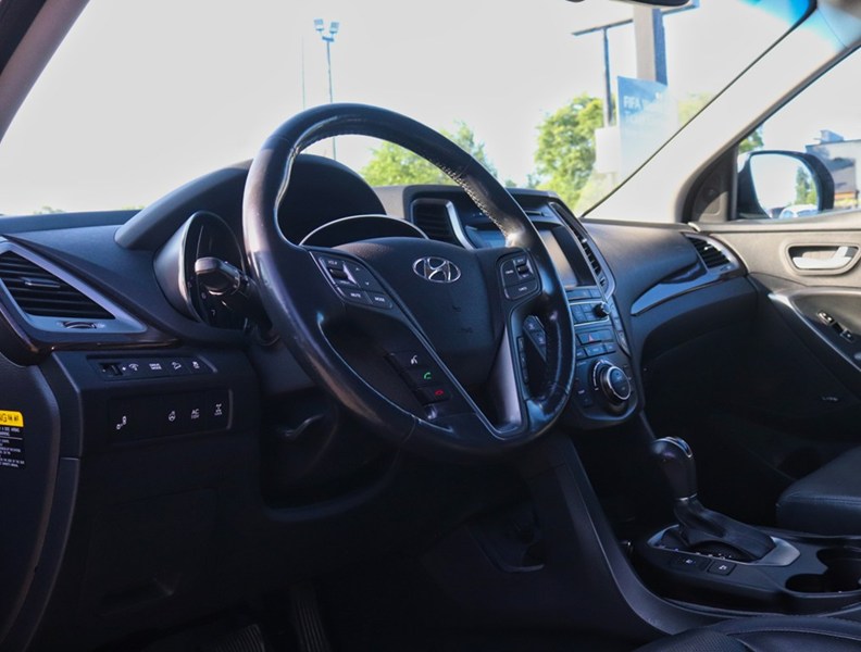 2017 Hyundai Santa Fe Xl 2017 Hyundai Santa Fe XL V6 | One Owner | Clean Ti