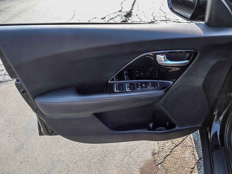 2017 Kia Niro EX | Hybrid | Heated Seats | Push Button Start