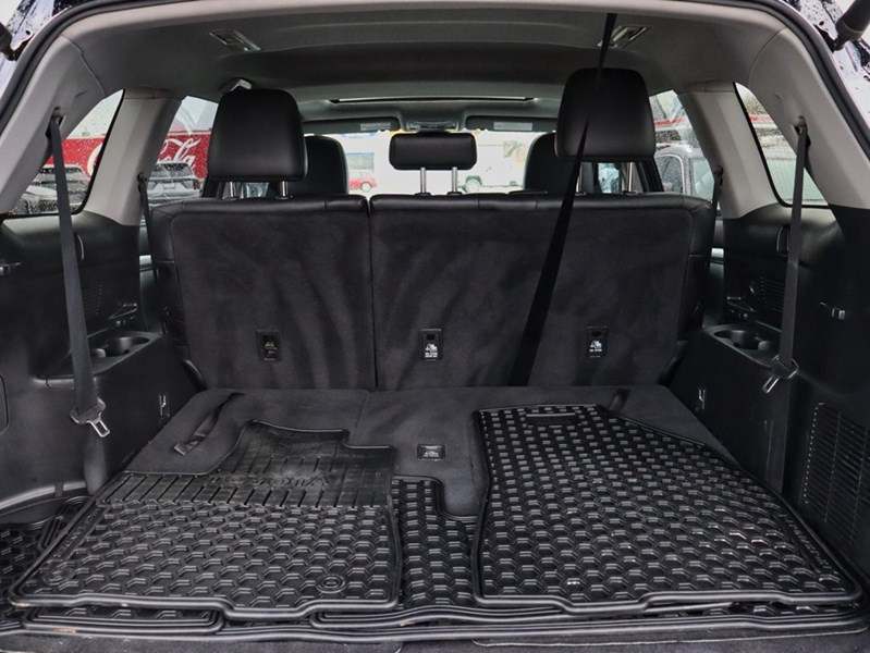 2019 Toyota Highlander AWD XLE | Sunroof | Leather | 8 Passenger