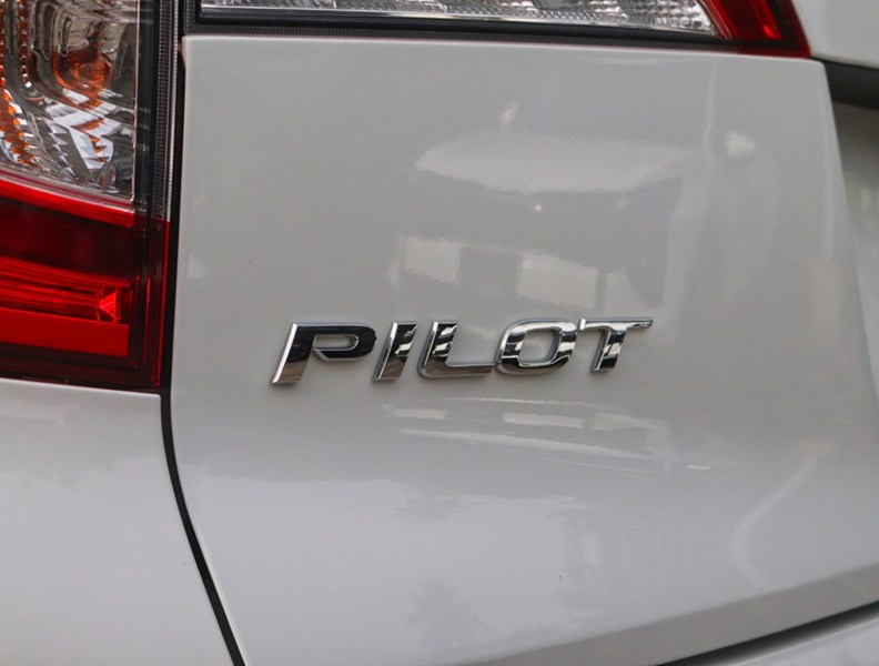 2020 Honda Pilot LX AWD