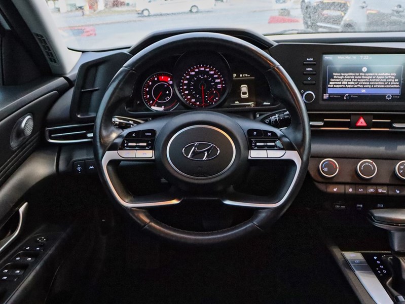 2022 Hyundai Elantra Preferred Ivt