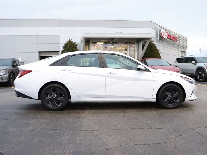 2022 Hyundai Elantra Preferred Ivt