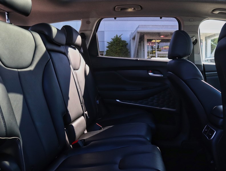 2022 Hyundai Santa Fe Trend Awd/Leather/Roof/Clean Carfax