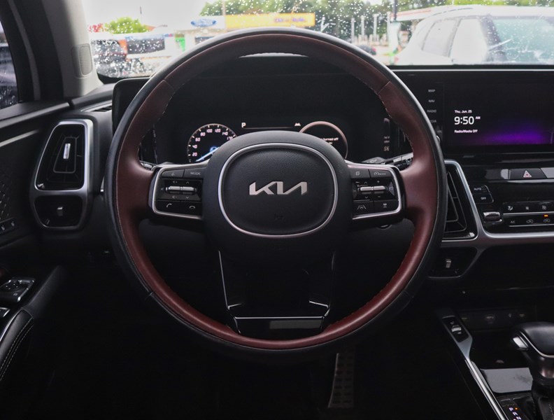2022 Kia Sorento Sx Awd/Off-Lease/Bose/Captains/Red Int/Cpo