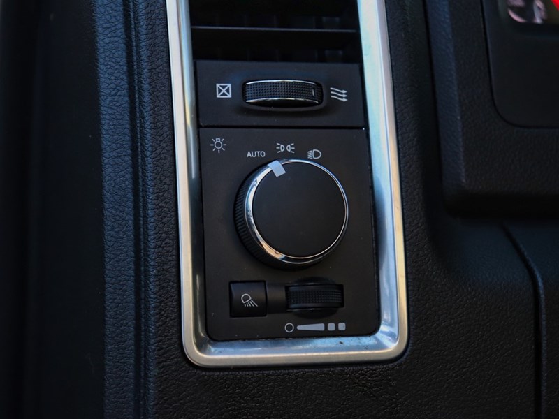 2022 RAM 1500 Classic SLT | Carplay | Heated Seats | Back Up Cam