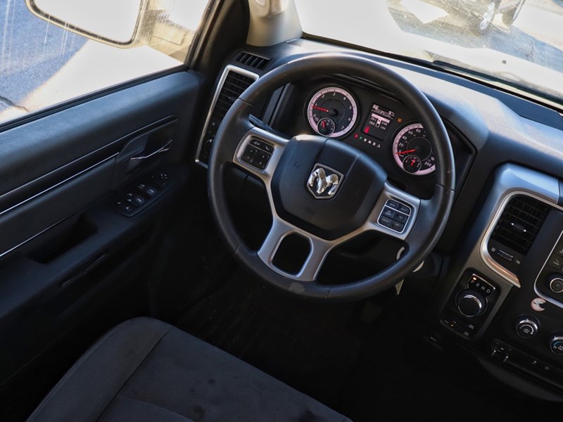 2022 RAM 1500 Classic SLT | Carplay | Heated Seats | Back Up Cam