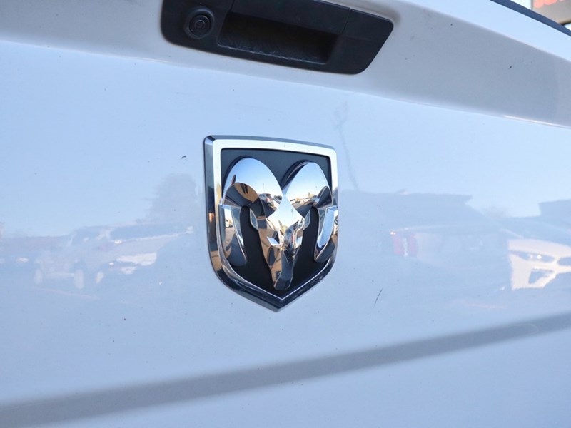 2022 RAM 1500 Classic SLT | Carplay | Heated Seats | Back Up Cam