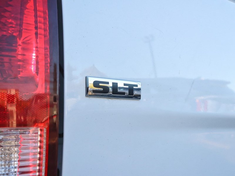 2022 RAM 1500 Classic SLT | Carplay | Heated Seats | Back Up Cam