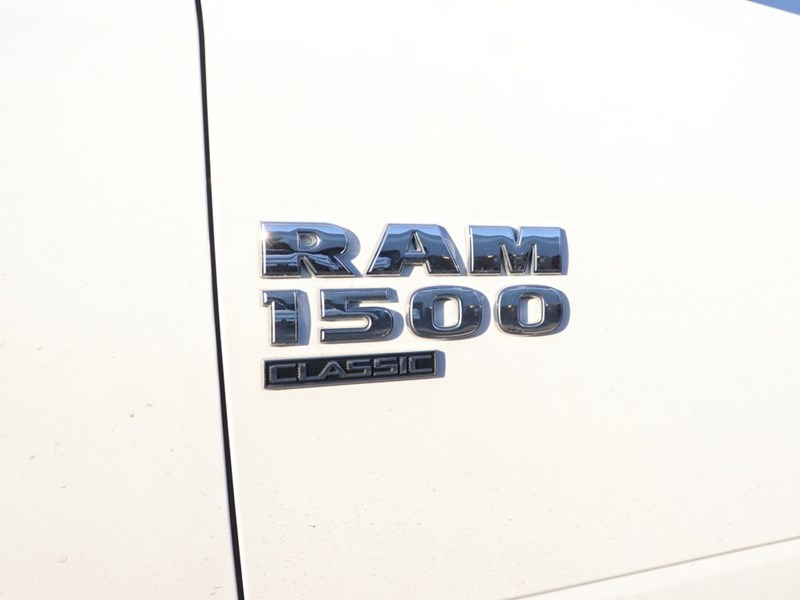 2022 RAM 1500 Classic SLT | Carplay | Heated Seats | Back Up Cam
