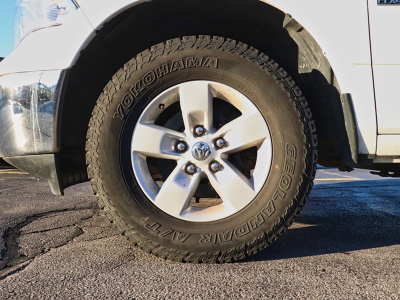 2022 RAM 1500 Classic SLT | Carplay | Heated Seats | Back Up Cam