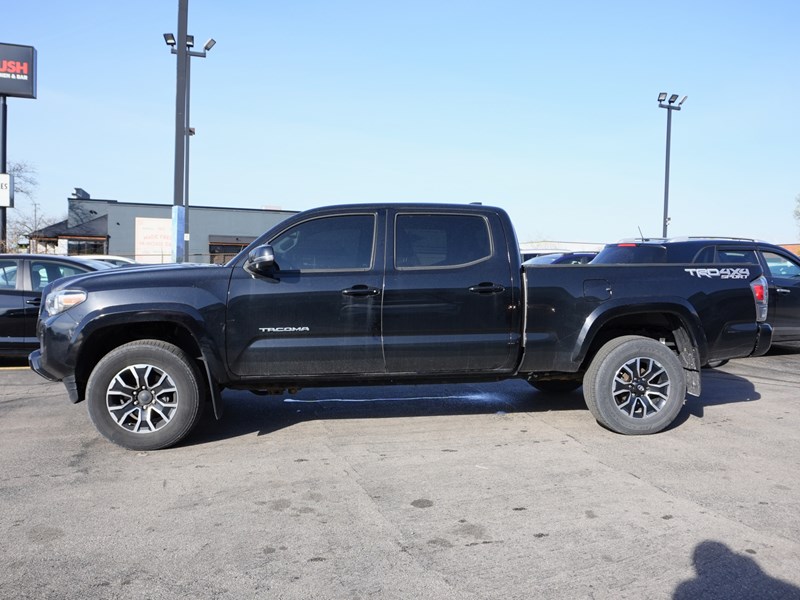 2022 Toyota Tacoma TRD Sport Prem / Sunroof/Clean Carfax
