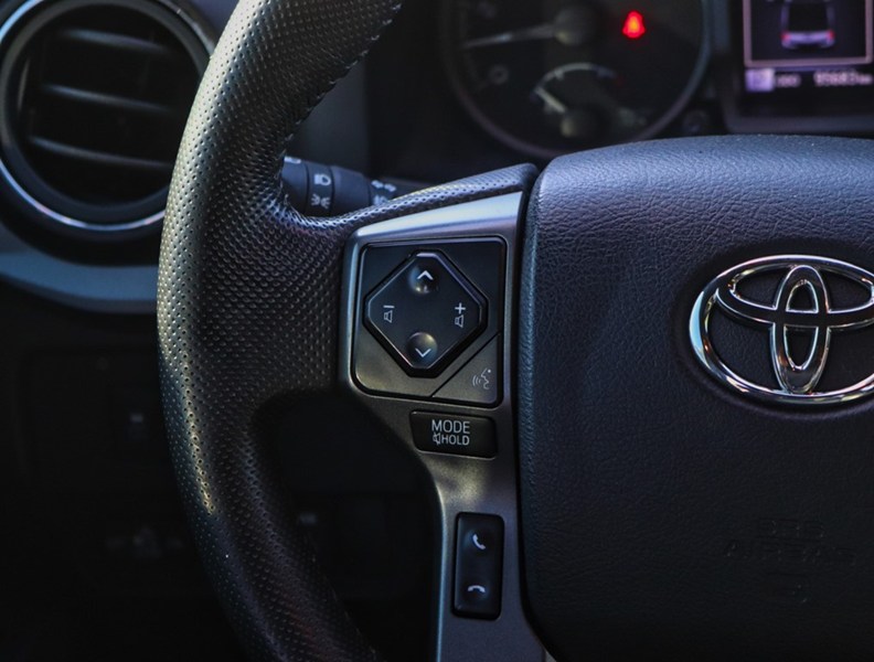2022 Toyota Tacoma TRD Sport Prem / Sunroof/Clean Carfax
