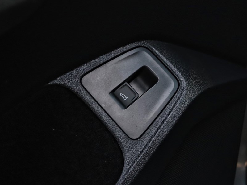 2022 Volkswagen Tiguan Highline R-Line | Sunroof | Leather | 360 Camera