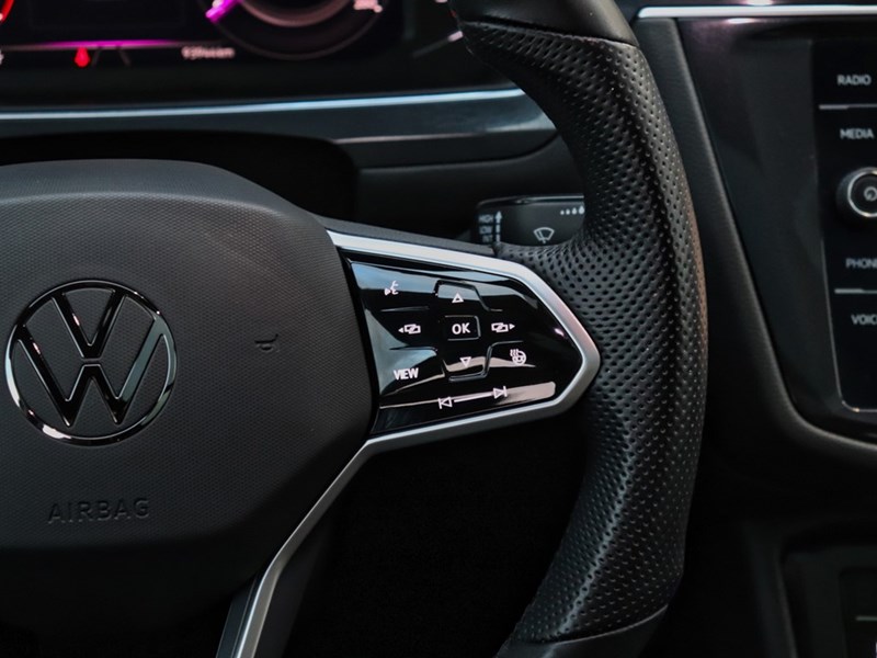 2022 Volkswagen Tiguan Highline R-Line | Sunroof | Leather | 360 Camera