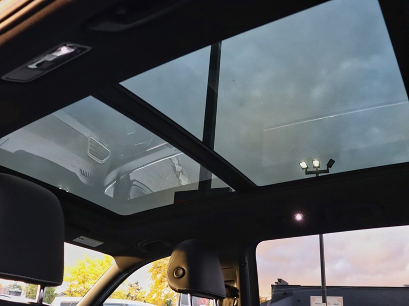 2022 Volkswagen Tiguan Highline R-Line | Sunroof | Leather | 360 Camera