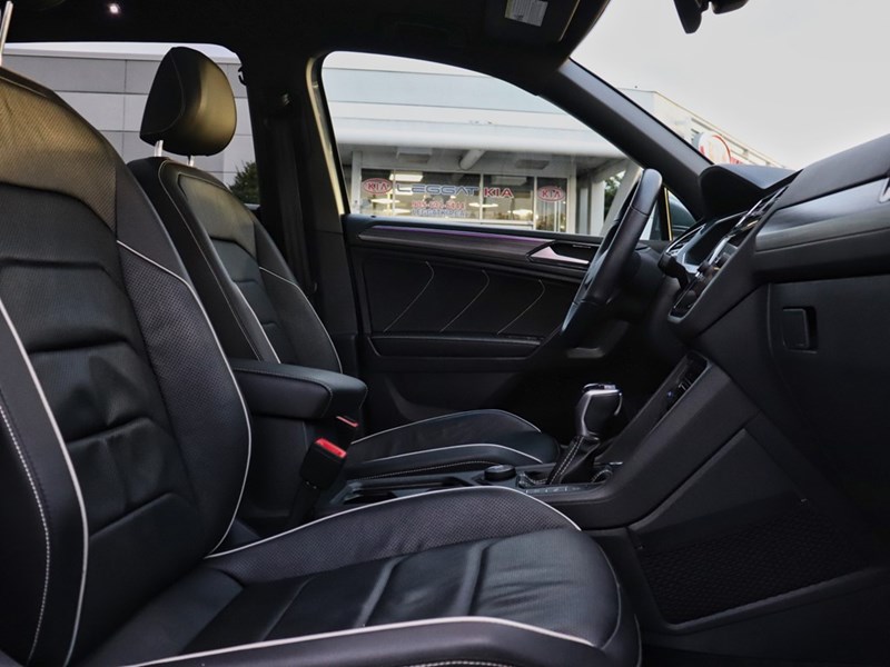 2022 Volkswagen Tiguan Highline R-Line | Sunroof | Leather | 360 Camera