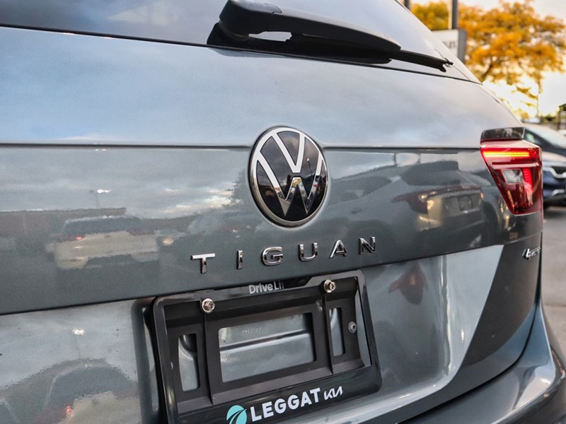 2022 Volkswagen Tiguan Highline R-Line | Sunroof | Leather | 360 Camera