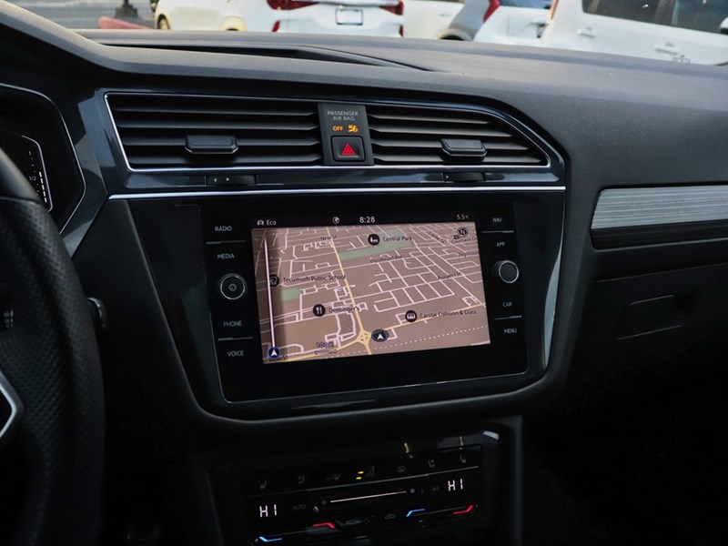 2022 Volkswagen Tiguan Highline R-Line | Sunroof | Leather | 360 Camera