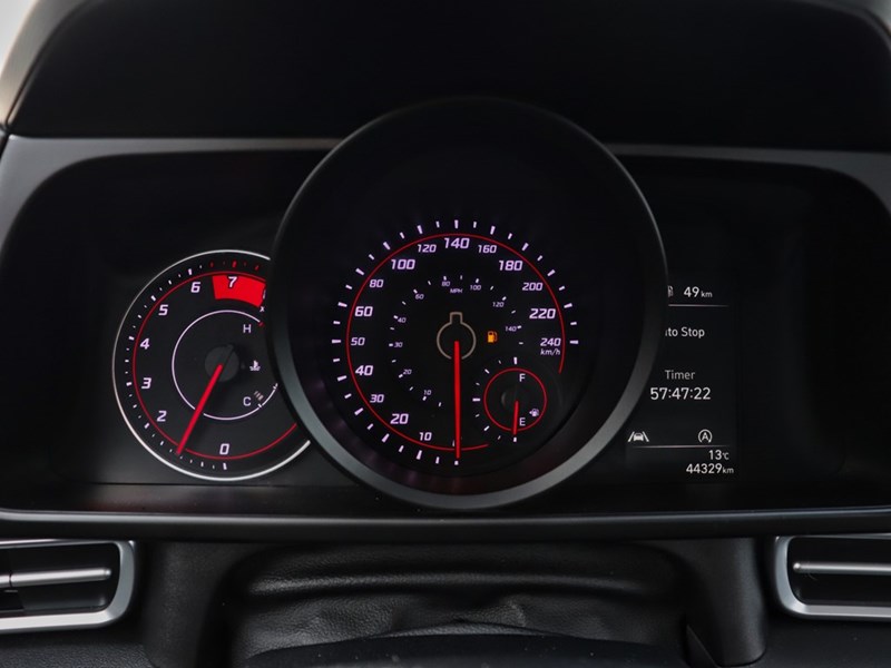 2023 Hyundai Elantra Essential | Apple Carplay | Heated Seats