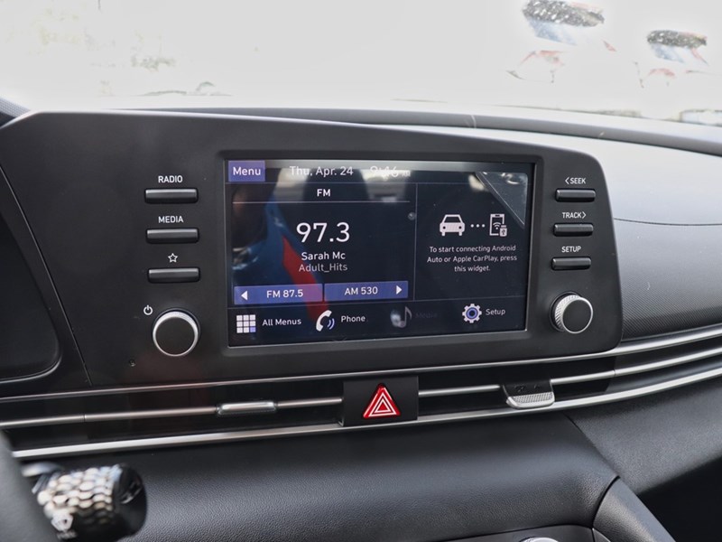 2023 Hyundai Elantra Essential | Apple Carplay | Heated Seats