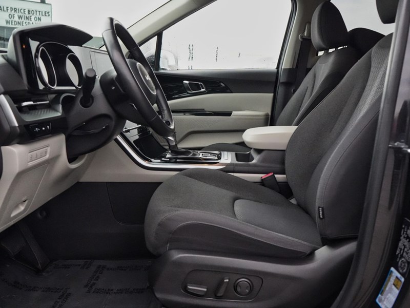 2024 Kia Carnival LX+ FWD