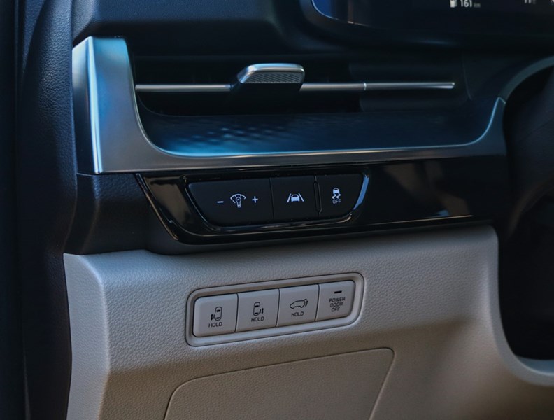 2024 Kia Carnival Sx/Dual Roof/Cooled Seats/Vip Chair