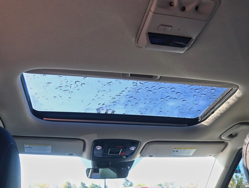 2024 Kia Carnival Sx/Dual Roof/Cooled Seats/Vip Chair