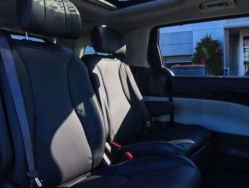 2024 Kia Carnival Sx/Dual Roof/Cooled Seats/Vip Chair