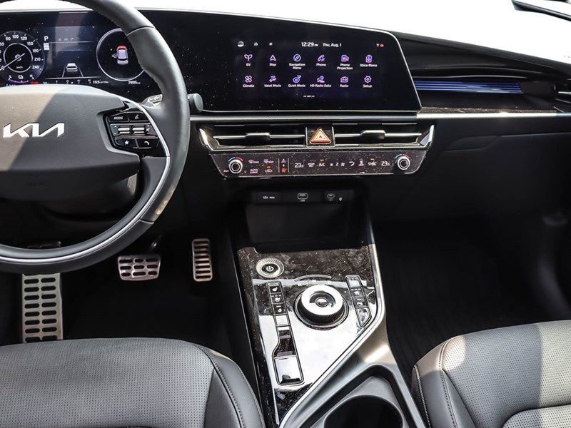 2024 Kia Niro EV Wave Demo, 1.49% Financing Available!