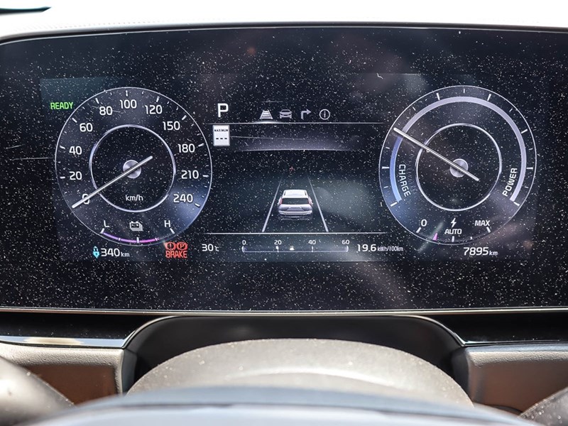 2024 Kia Niro EV Wave Demo, 1.49% Financing Available!
