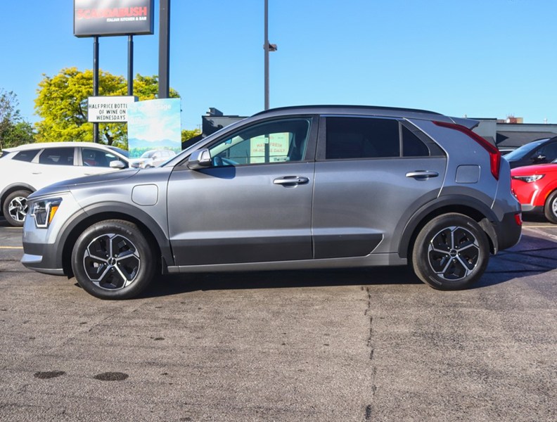 2024 Kia Niro Plug-In Hybrid 1000Km/Tank/Best In Class Cargo/Off-Lease