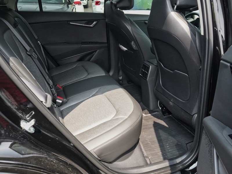 2024 Kia Niro EV Wave Demo, Financing as low as 1.49%!