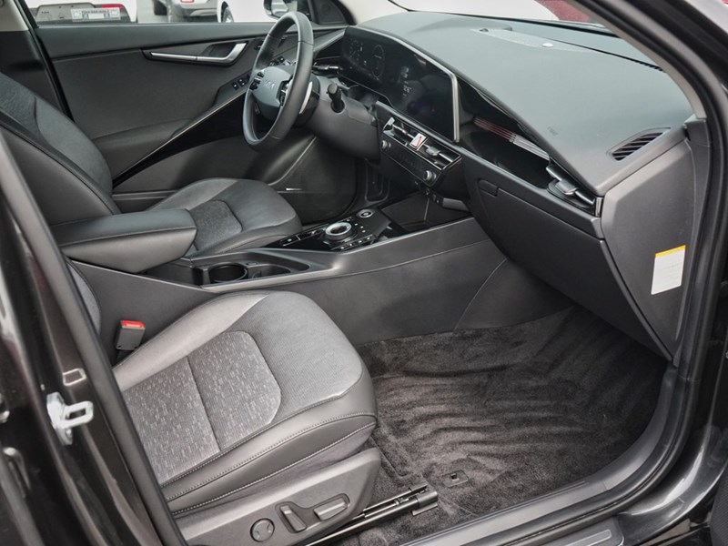 2024 Kia Niro EV Wave DEMO, FINANCE AS LOW AS 1.49%