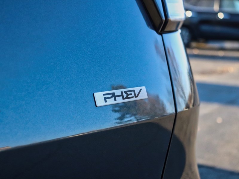 2024 Kia Sportage PHEV SX AWD | Leather | Sunroof | EV Mode | Carplay