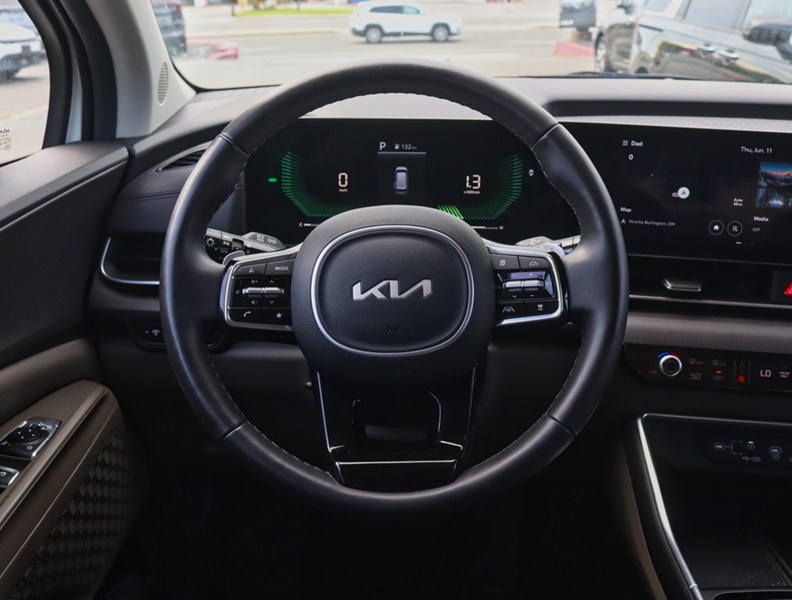 2025 Kia Carnival Hybrid 1000 Km/Tank/Best In Class 3 Row/Bought Here